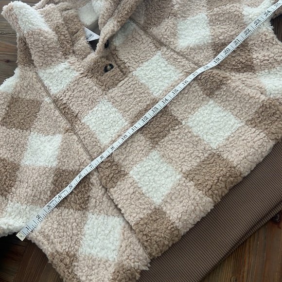 Lou & Grey New Sherpa Jacket $148 - Picture 9 of 9